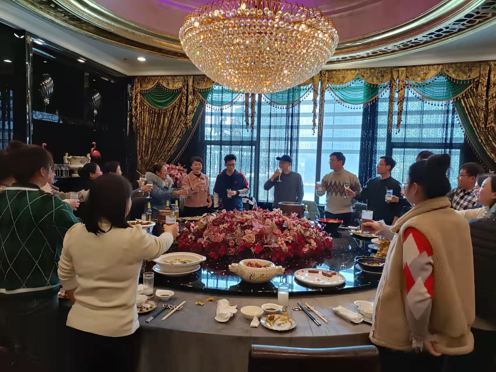 春光明媚，万物勃发；启迪化工，蒸蒸日上(图1)