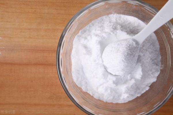 小苏打是否可以用于清洁衣物？